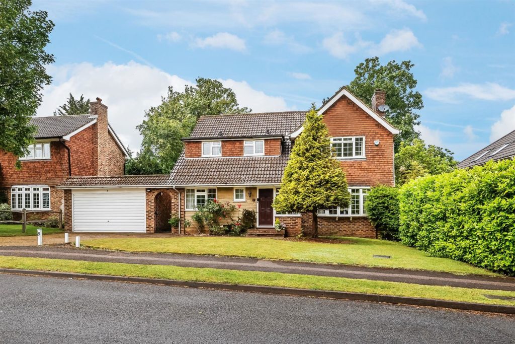 CHURCH CLOSE, FETCHAM, KT22