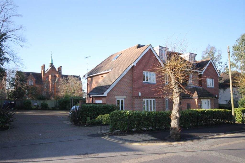 LIME COURT, LEATHERHEAD, KT22