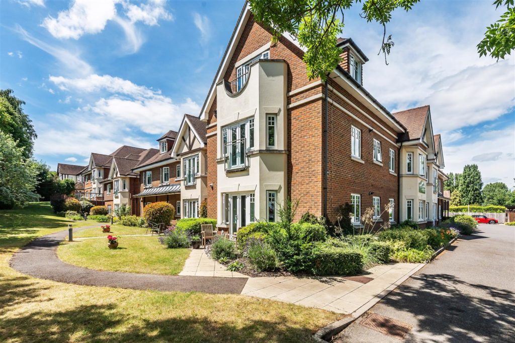 COBHAM ROAD, FETCHAM, KT22