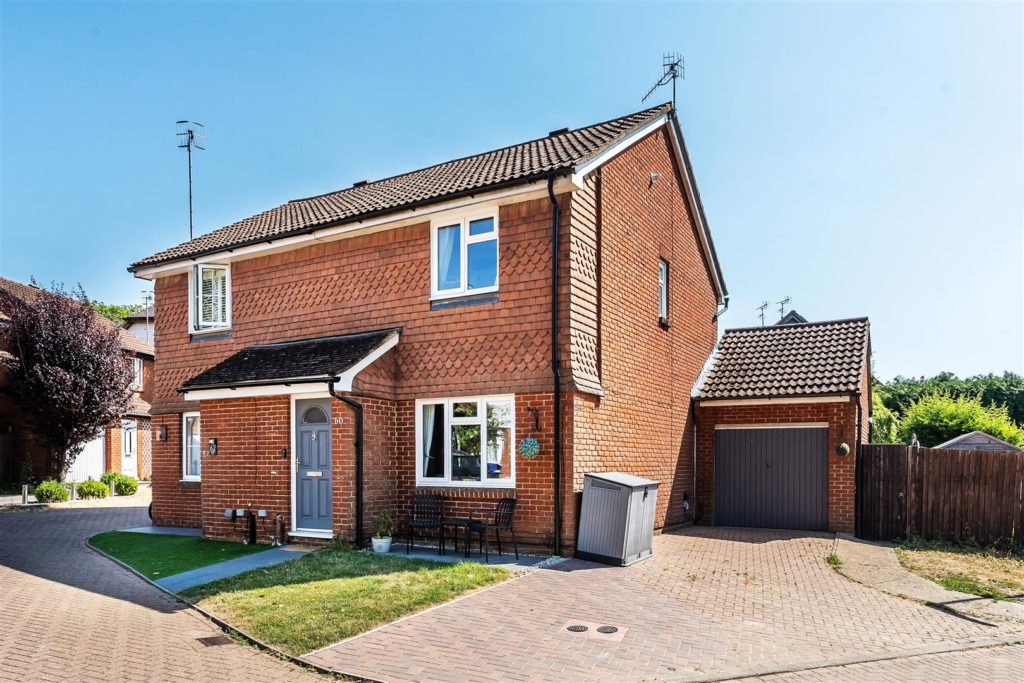 BAKERS WAY, CAPEL, RH5