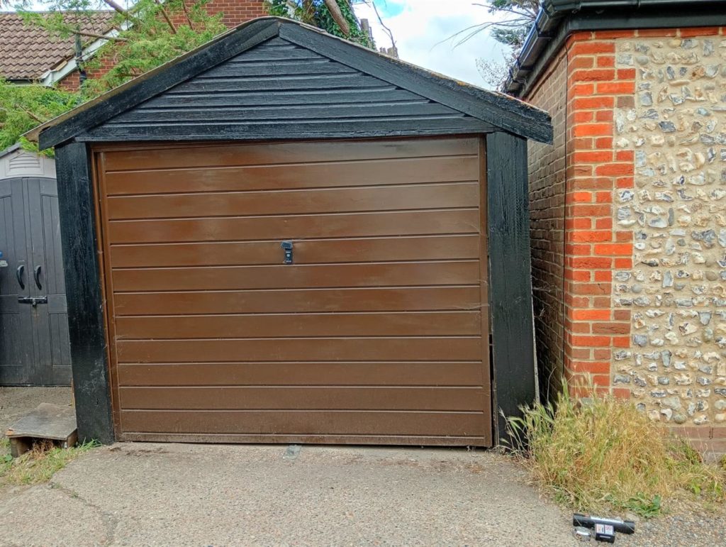 BISHOPSMEAD PARADE, EAST HORSLEY, KT24
