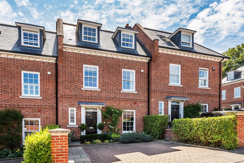 WHITE HORSE MEWS, DORKING, RH4