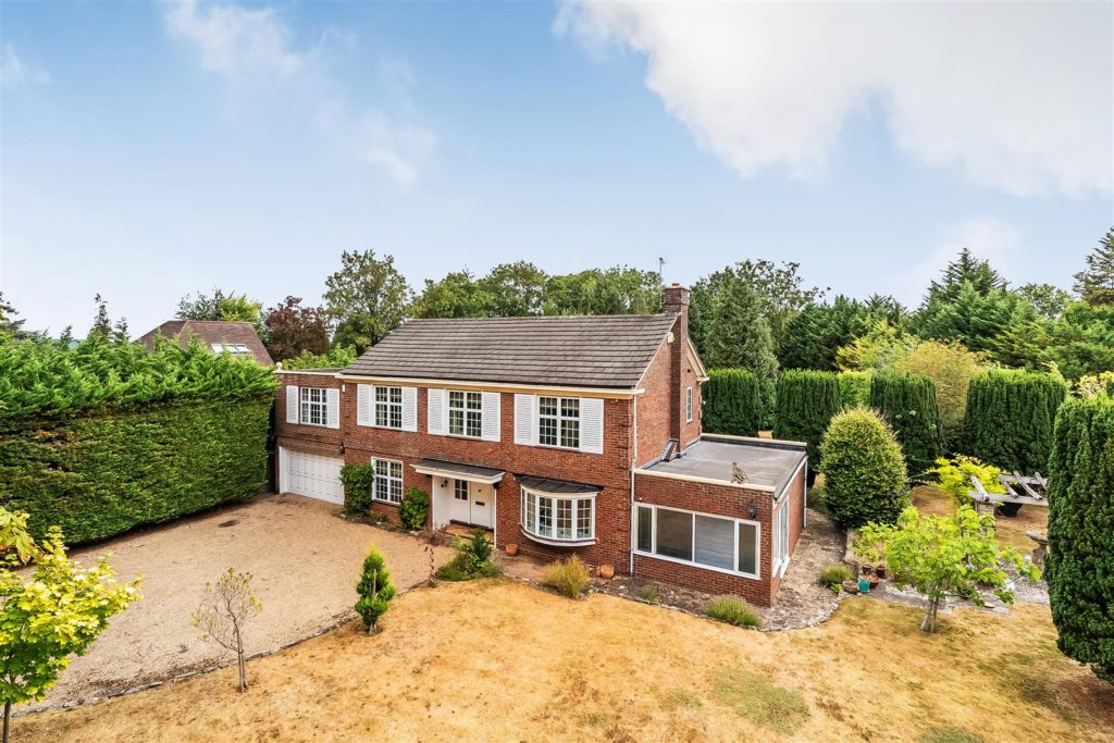 THE MOUNT, FETCHAM, KT22