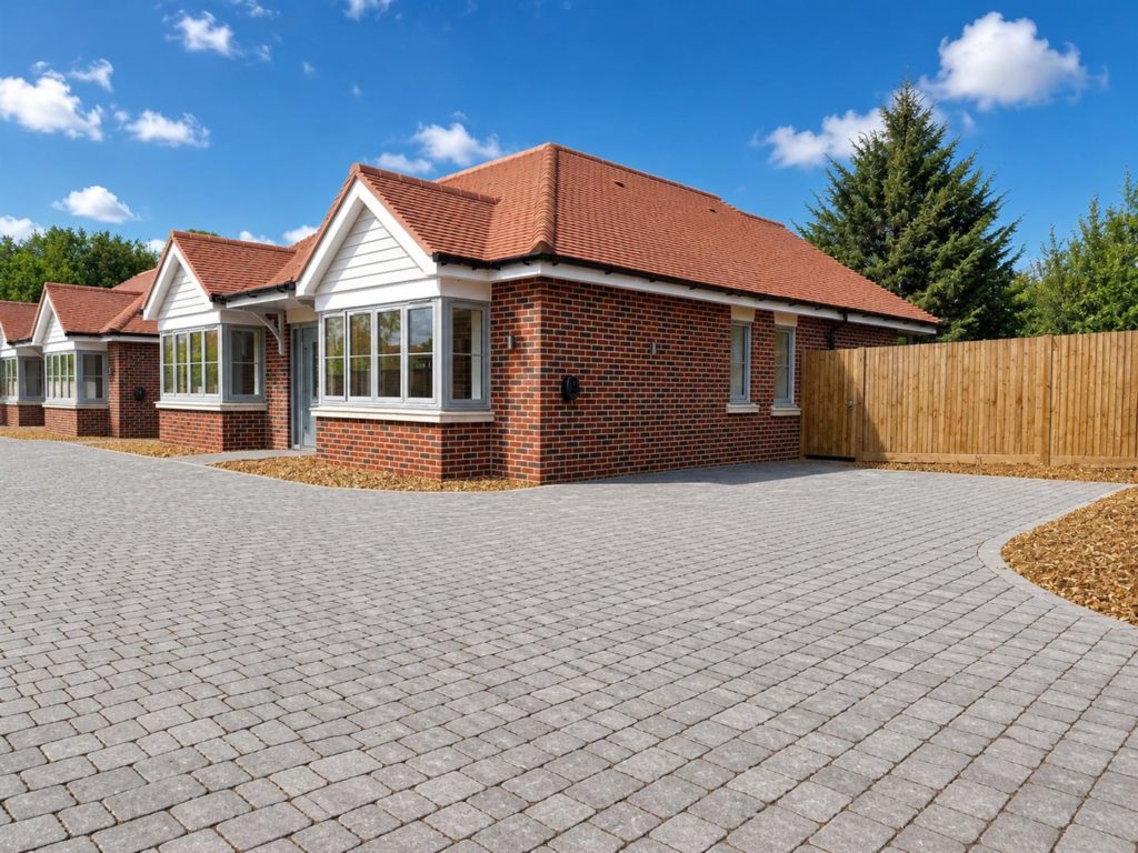 HARRIOTTS LANE, ASHTEAD, KT21