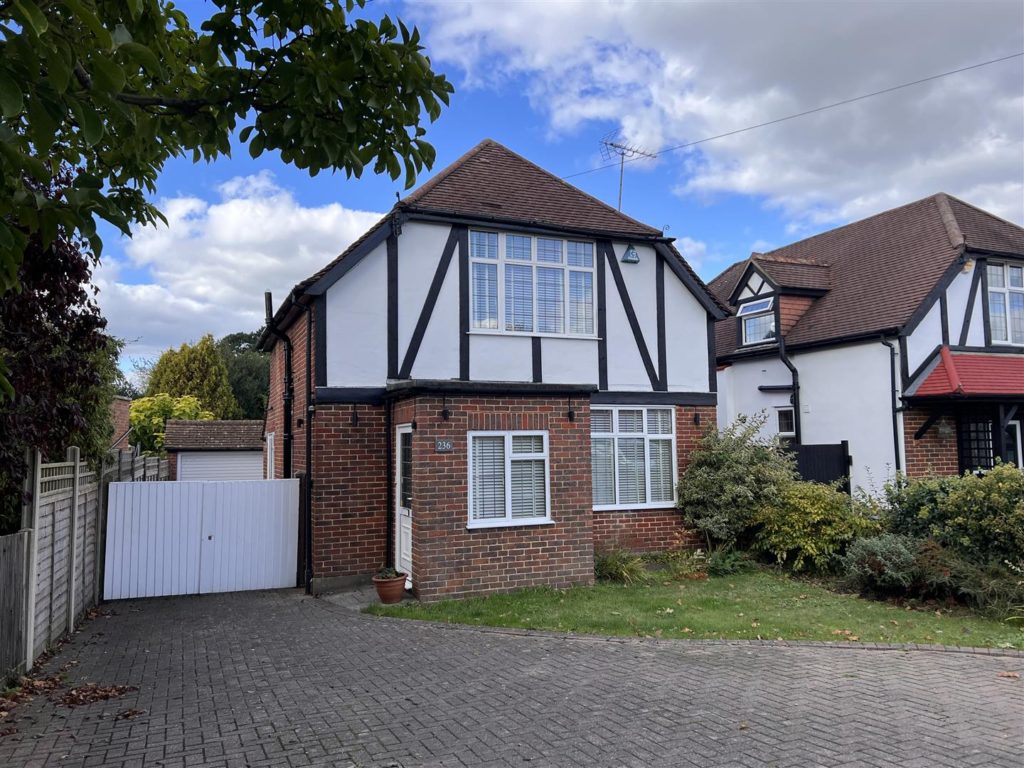 LOWER ROAD, GREAT BOOKHAM, KT23