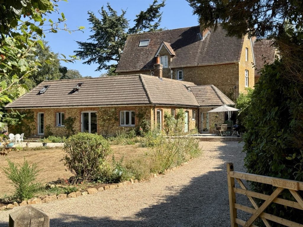 BALCHINS LANE, WESTCOTT, RH4