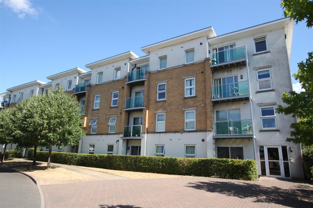 HIGHBURY DRIVE, LEATHERHEAD, KT22