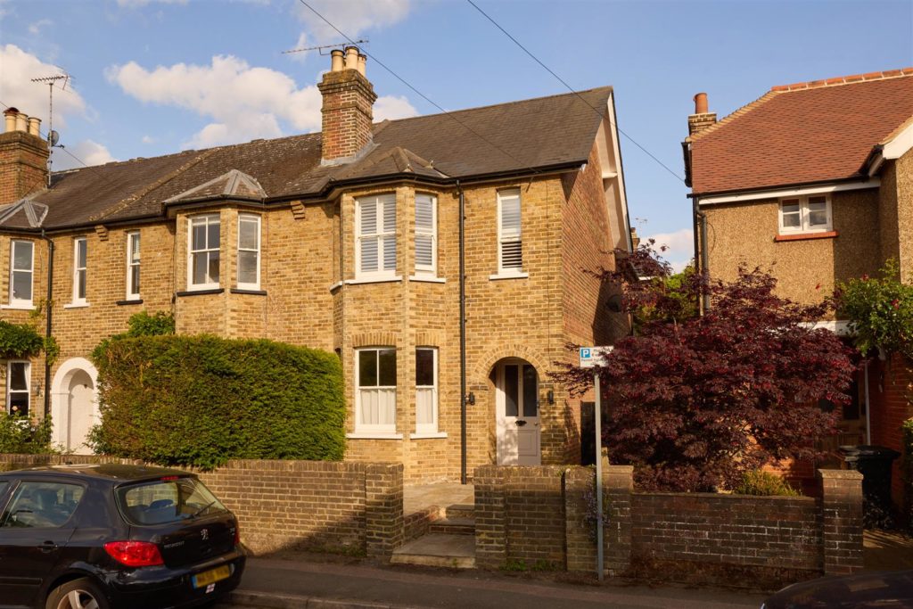 UPPER FAIRFIELD ROAD, LEATHERHEAD, KT22