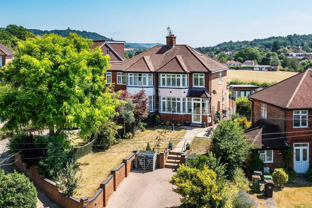 PARKWAY, DORKING, RH4