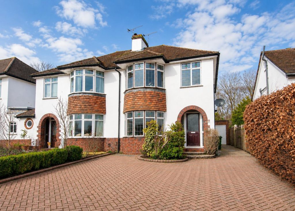 MONKS GREEN, LEATHERHEAD KT22