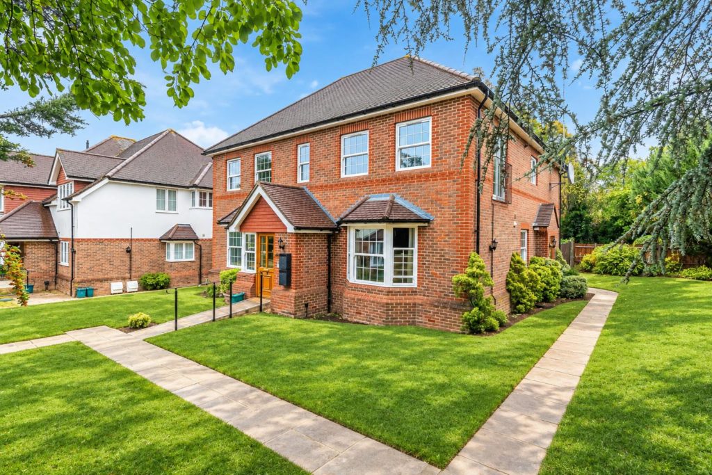 WOODVILLE ROAD, LEATHERHEAD, KT22