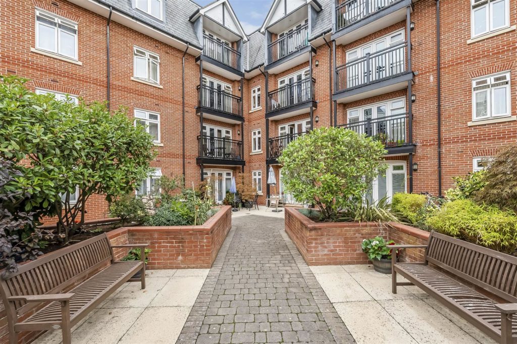 ROYAL SWAN QUARTER, LEATHERHEAD, KT22