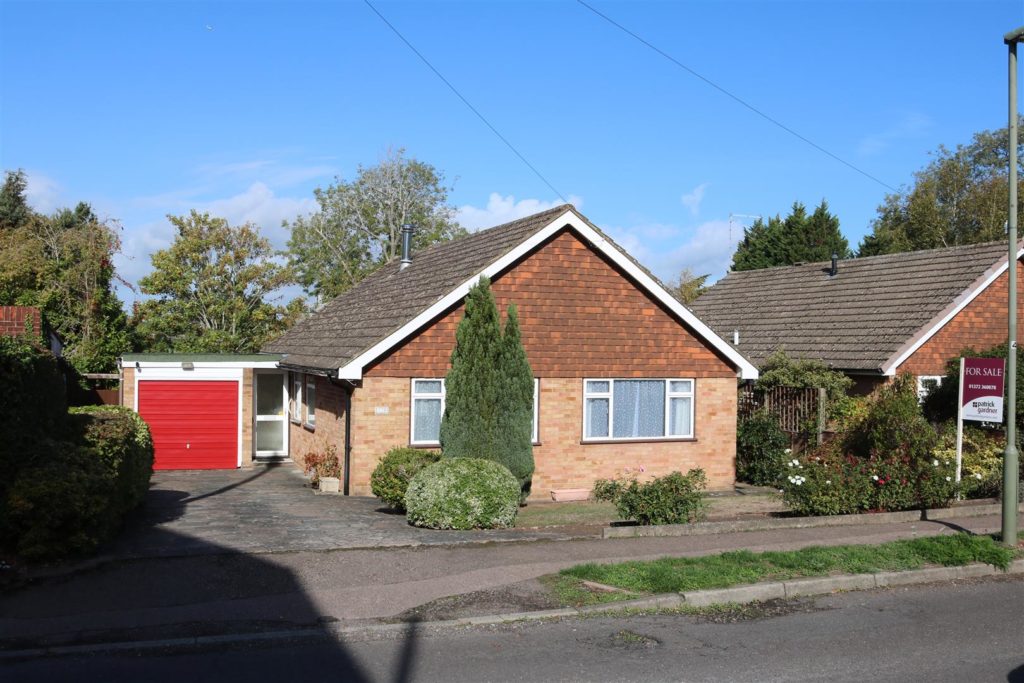 CLINTON ROAD, SOUTH LEATHERHEAD, KT22