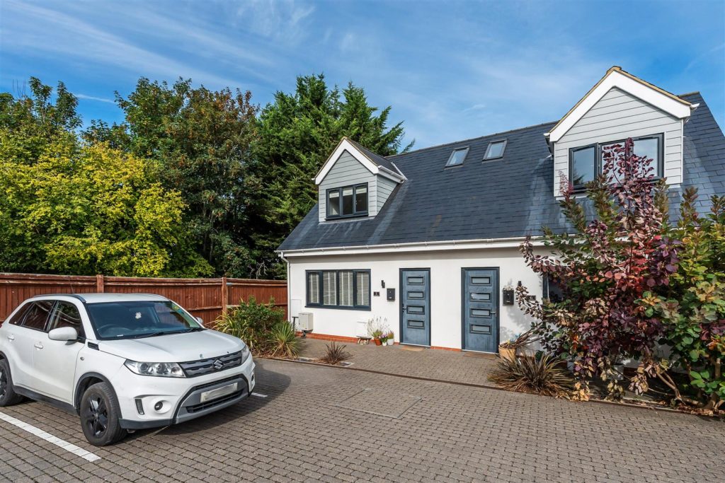 VINCENT MEWS, GREAT BOOKHAM, KT23