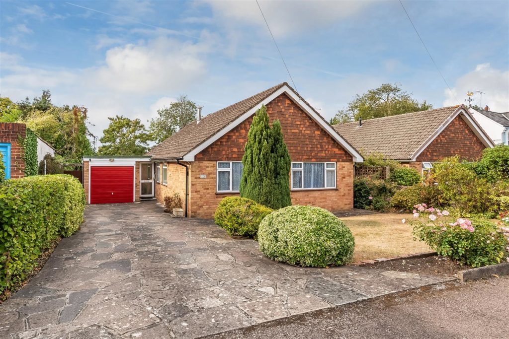 CLINTON ROAD, SOUTH LEATHERHEAD, KT22