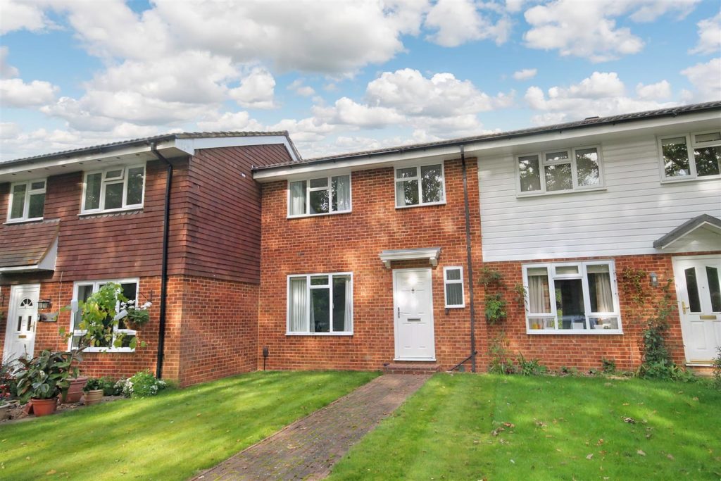 CHESTER CLOSE, DORKING, RH4