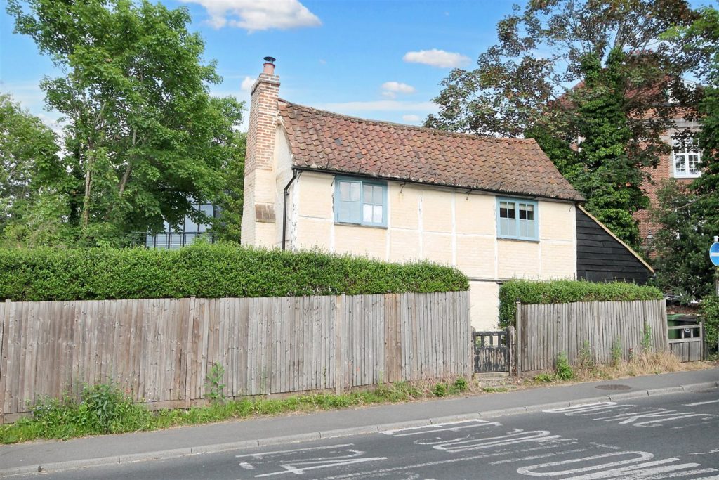 BULL HILL, LEATHERHEAD, KT22