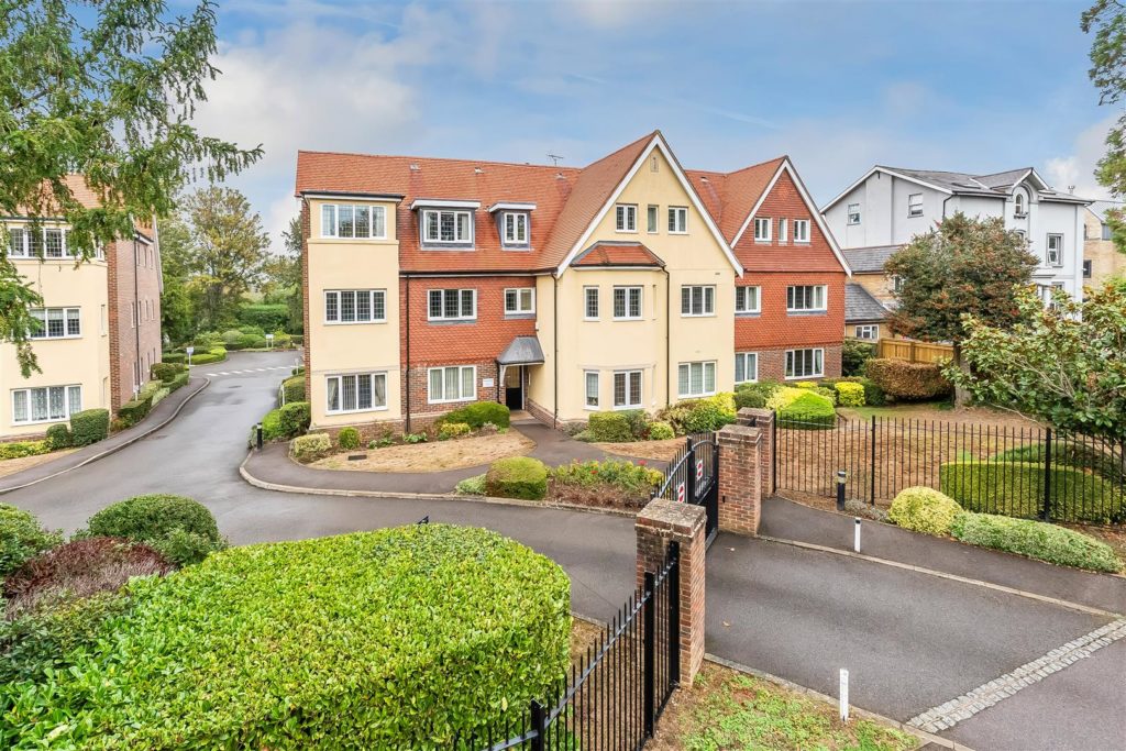 ASHCROFT PLACE, LEATHERHEAD, KT22