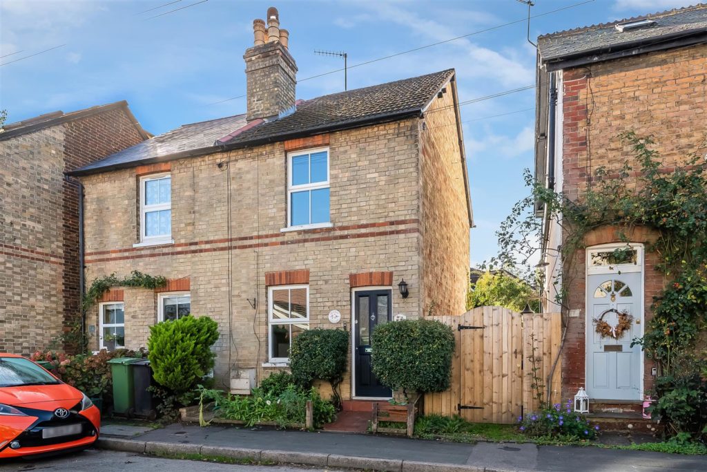 LESLIE ROAD, PIXHAM, DORKING, RH4